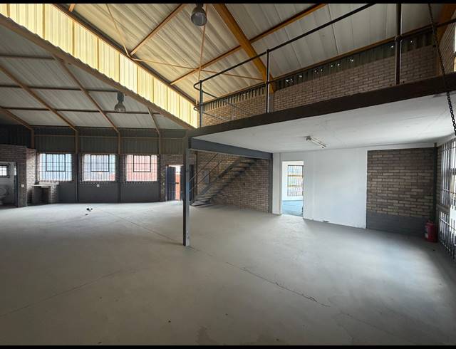136M² WAREHOUSE TO LET IN HALFWAY HOUSE